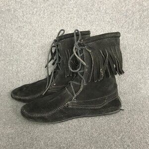 Minnetonka 429 Classic High Top Fringe Boot Black Suede Lace Up Moccasin Women 6